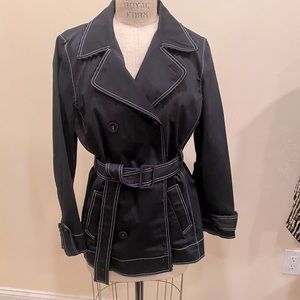 Black jacket, great details!